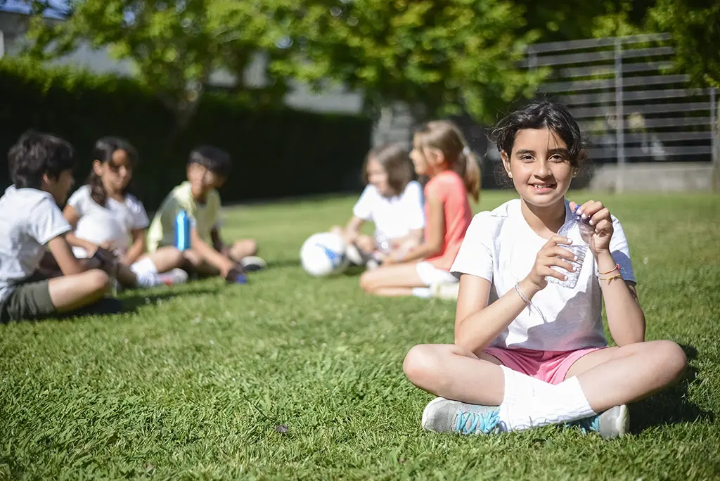 Bien s’organiser pour l’hydratation des élèves, et savoir réagir face aux signes d’alerte
